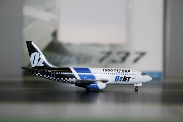 Aeroclassics 1:400 Ozjet Boeing 737-200 VH-OZU (AC411133) Model Plane