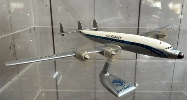 Maquette AIR FRANCE SUPER CONSTELLATION SUPER G sur Socle Demi-Globe au