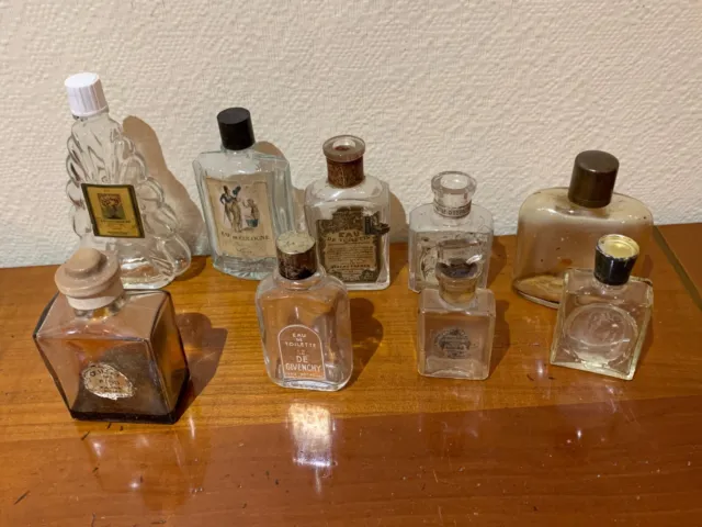 Lot D'anciens Flacons De Parfum Et Autres