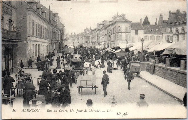 61 ALENCON - la rue du cours un jour de marche.