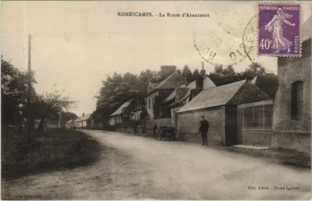 CPA ROMESCAMPS La Route d'Abancourt (1207521)