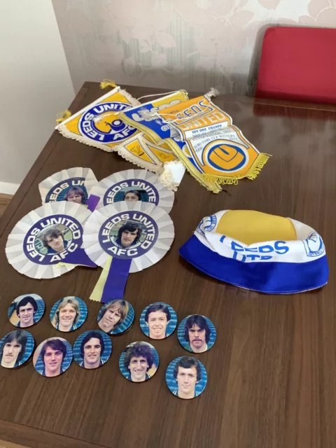 LEEDS UNITED Job Lot  1970s Memorabilia badges bucket hat pennants rosette RARE