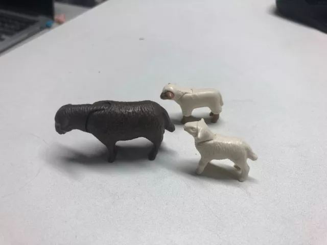 Playmobil Animaux De La Ferme / Un Mouton Et Deux Agneaux