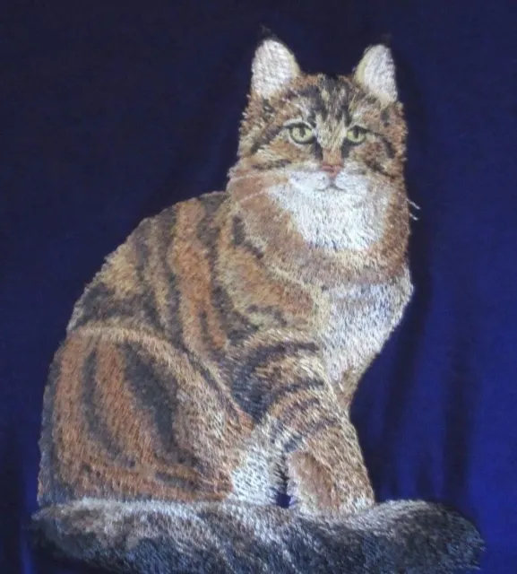 Embroidered Sweatshirt - Maine Coon Cat C7917 Sizes S - XXL