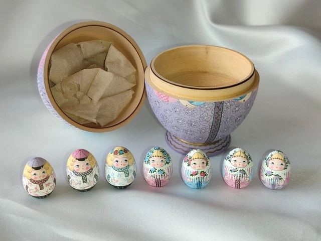 POUPEE RUSSE MATRIOSCHKA PEINTE MAIN + SES 7 PETITES POUPEES OEUF PAQUES 1995