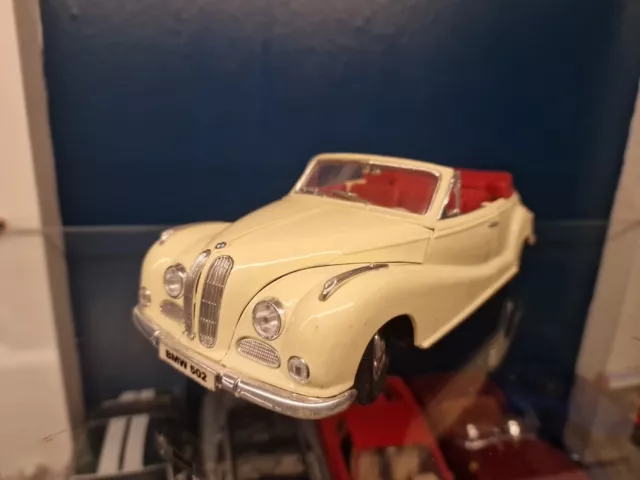 Cream Coloured BMW 502 Convertible by Maisto 1/18