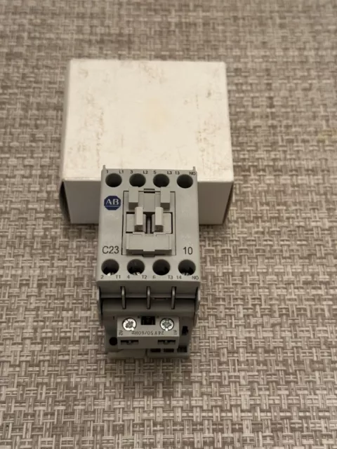 Neuf ! Allen Bradley 100-C23UKJ10 Contacteur 24V 50/60Hz Série C