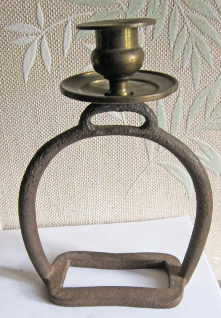 Ancien Fer à repasser en fonte M-C 4 14,5 x 8,5 cm