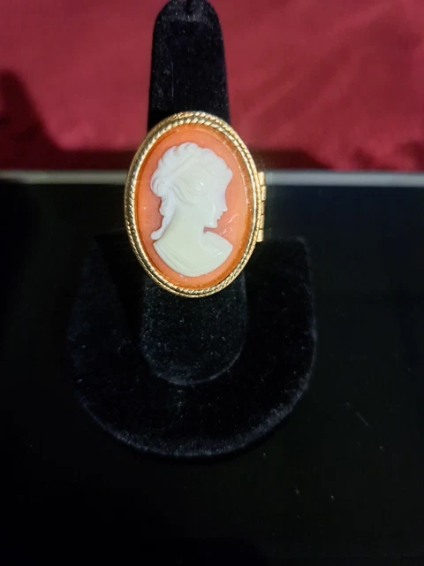 Vintage Avon Gold Tone Adjustable Cameo Perfume Ring.