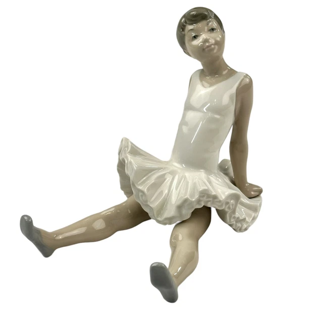 LLADRO Daisa NAO Hand made in Spain Ballerina Porcelain Figurine - MINT 7” LLADRO Daisa NAO Hand made in Spain Ballerina Porcelain Figurine - MINT 7”