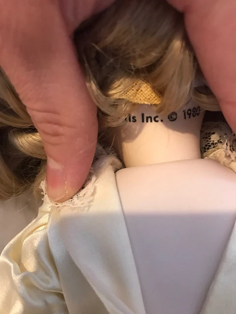 Marjorie Spangler Full Body Porcelain Bride Doll 1980 4