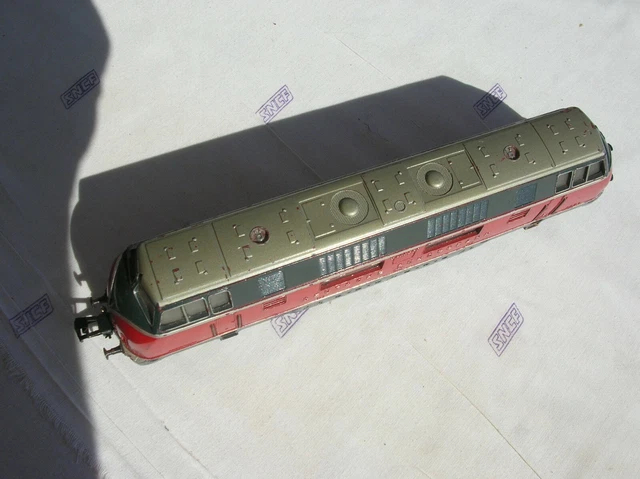 LIMA ITALIE HO 2 ATTELAGES COURTS POUR LOCOMOTIVE TYPE BB 67000
