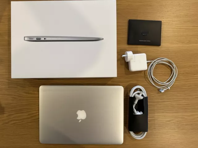 Apple MacBook Air 13.3 inch (256GB, Intel core i5, 1.6GHz, 8GB ) Laptop - Silver