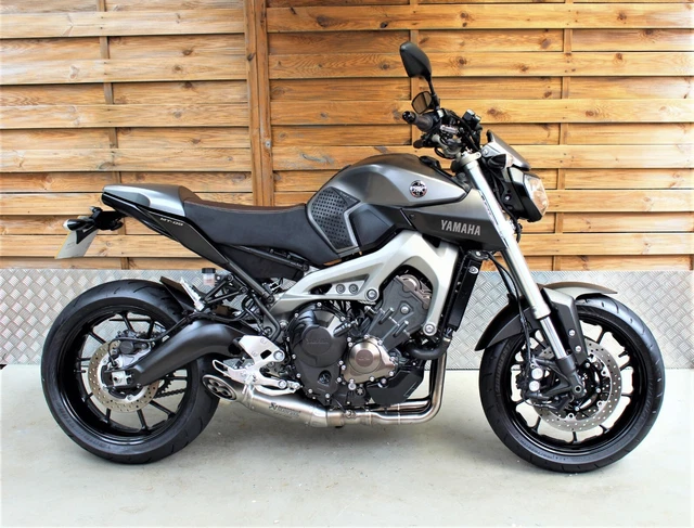 YAMAHA MT09 ABS 2016 Just 2.7K Miles 1 Owner Matt Metallic Grey