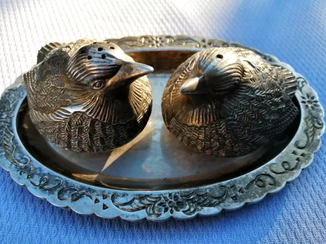 ancien service à condiment  salière et poivrière forme oiseaux en métal argenté