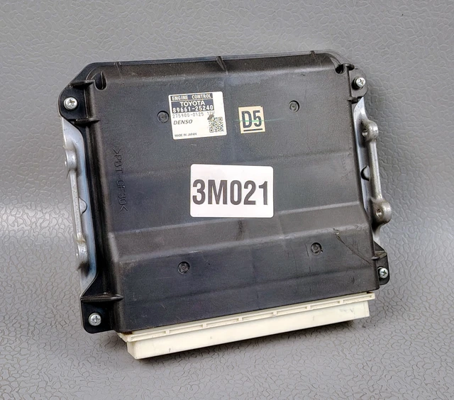 ヒノデュトロTOYOTA ダイナ エンジンECU 89561-37210