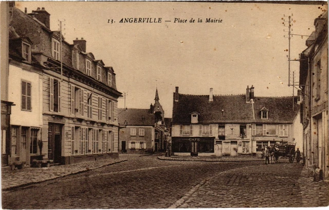 CPA Angerville Place de la Mairie FRANCE (1371209)