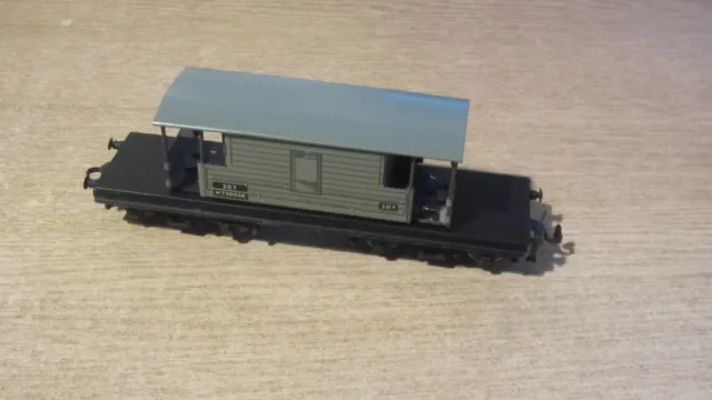 Hornby Dublo 2 or 3 Rail 8 Wheeled  BR LMR Queen Mary Brake Van