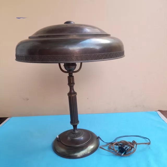 ANTICA LAMPADA DA TAVOLO IN OTTONE CON CAPPELLO ORIENTABILE anni '50/60 VINTAGE