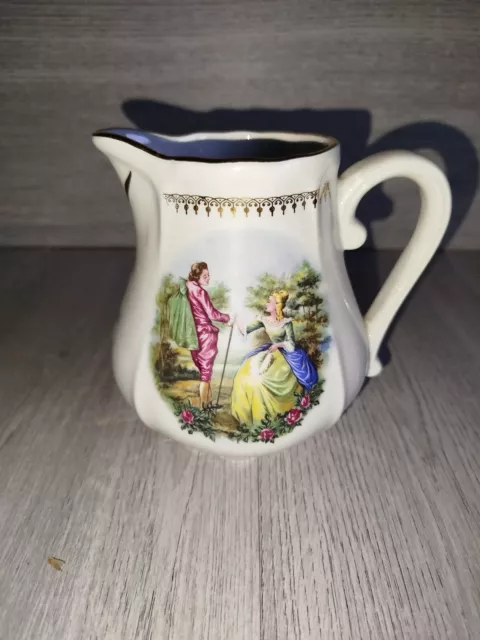 Ancien pot à lait porcelaine blanche medaillon panier, Floral Pichet Vase  Creme