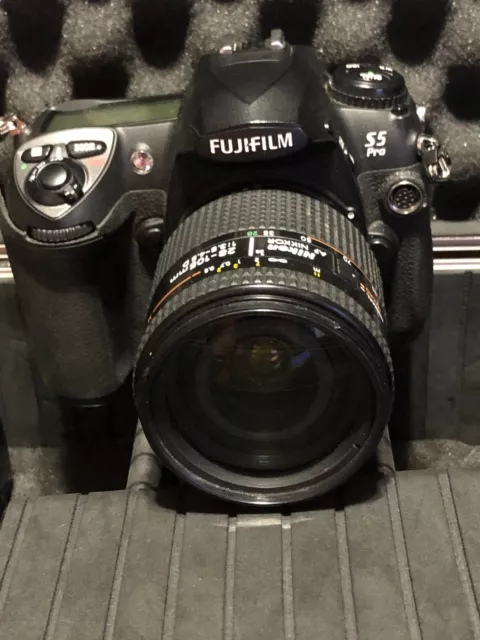 Fuji Camera**Finepix S5 Pro**2 Batteries**Accessories**