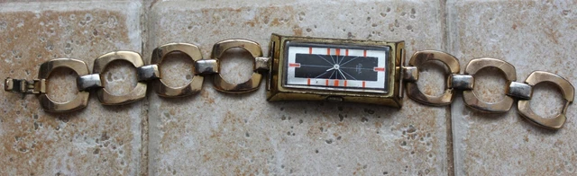 Montre Ancienne De Femme Plaquée Or - Marque Normandia, Petit Modèle, Occasion