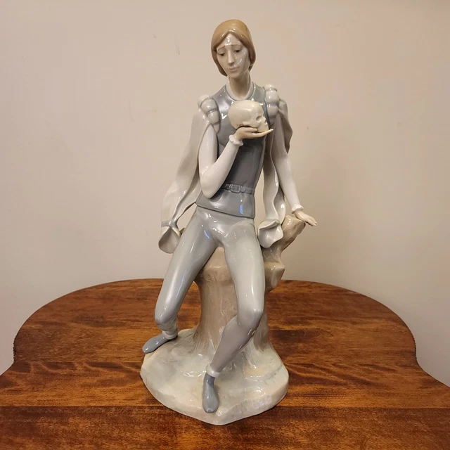 Lladro Porcelain Hamlet Holding a Skull 16.5" Tall