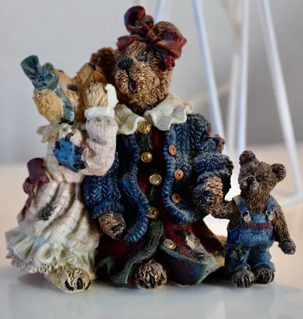 Boyds Bears & Friends - Bearstone Collection Figurine Luella & Heda..The Secret