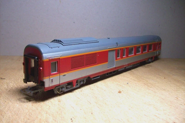 TRAIN HO JOUEF : VOITURE VOYAGEURS + MIXTE "GRAND CONFORT" OCCASION (sans boite)