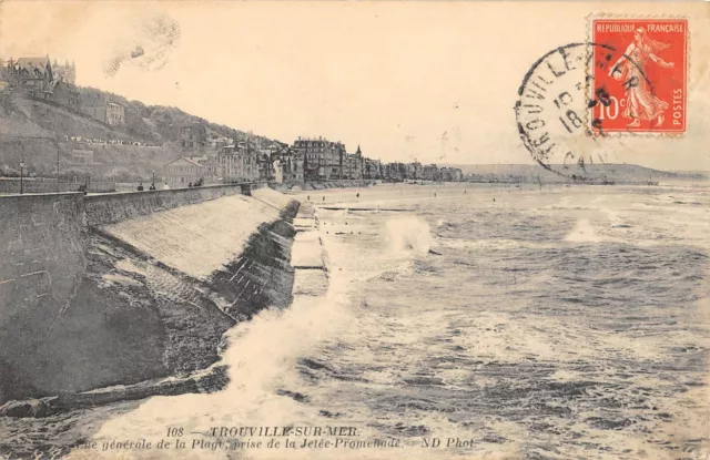 Cpa 14 Trouville Sur Mer Vue Generale De La Plage Prise De La Jetee Promenade