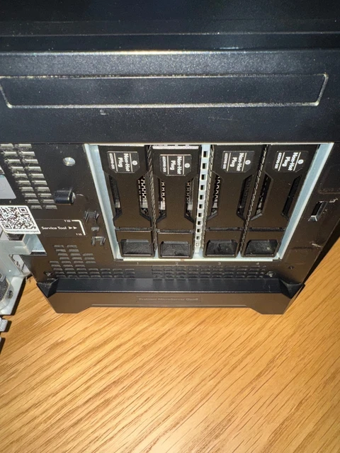 SERVEUR HP PROLIANT ML350P GEN 8 1X XEON E5 2609(2.4 SERVEUR HP PROLIANT ML350P GEN 8 1X XEON E5 2609(2.4