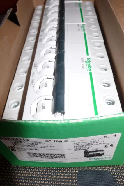 Disjoncteur 10A Triphase C10 Ampere Schneider Electric A9K24310 Merlin Gerin 6Ka