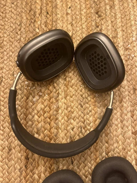 Apple AirPods Max Wireless Over-Ear Headset - Space Gray (For Parts) Apple AirPods Max Wireless Over-Ear Headset - Space Gray (For Parts)