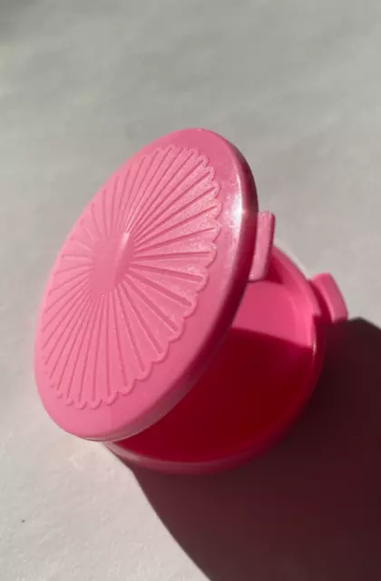 Tupperware Clamshell Pill Change Container Round Hinged Rare Bubblegum Pink New