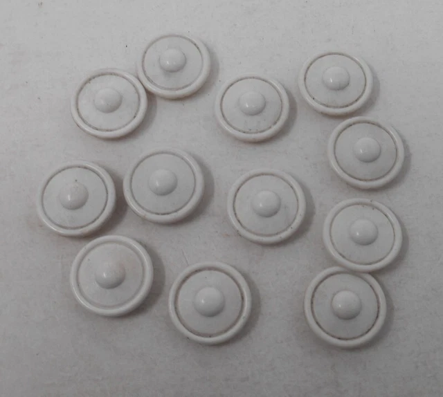 Boutons Anciens En Lucite Bombé – Lot De 10, Couleur Violet, Rond – Occasion, Fait En France