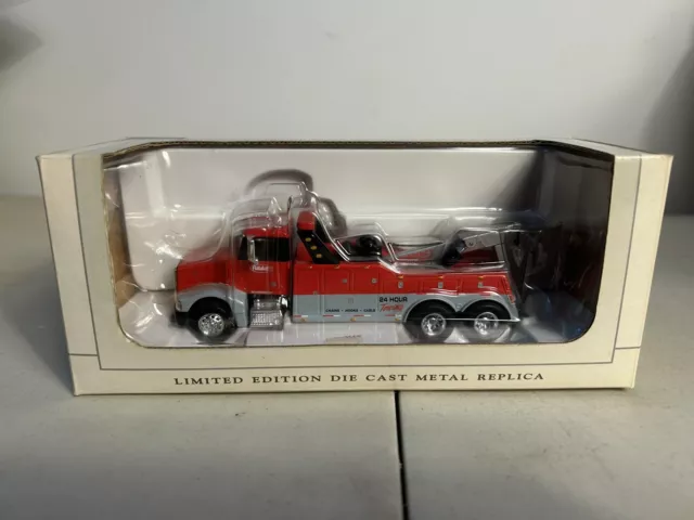 SpecCast 1/64 Die Cast Metal Replica Peterbilt 385 Wrecker New!!