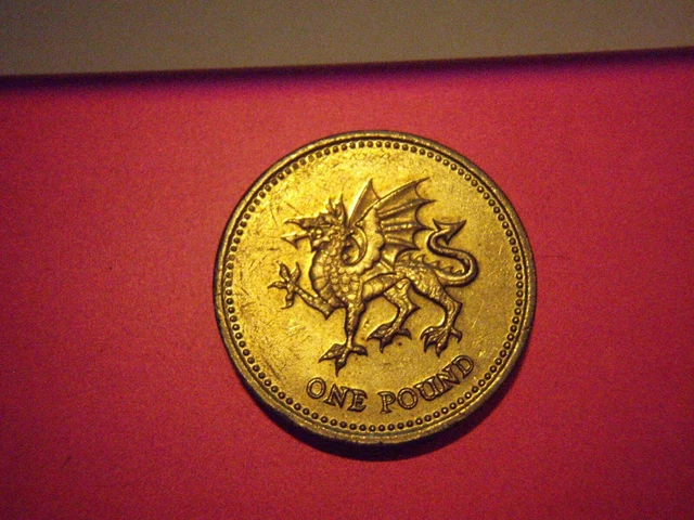 Pound Coin,Welsh Dragon, Old Style. 2000