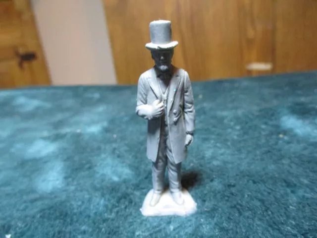 Vintage Marx Plastic Figure President Abraham Lincoln  2 1/4" Tall Unpainted