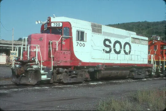 SOO 700 GP-30 --- Original Slide T1-9