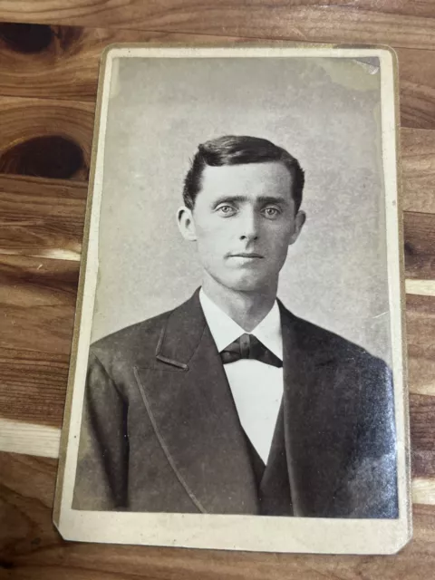 Cdv Civil War ErA Handsome Young Man Carte De Visite Ypsilanti Antique Photo