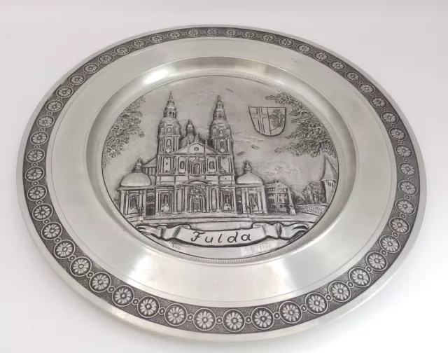 Wandteller aus Zinn Motiv Fulda Dom Durchm. 24cm Zinnteller Dekoration gebraucht