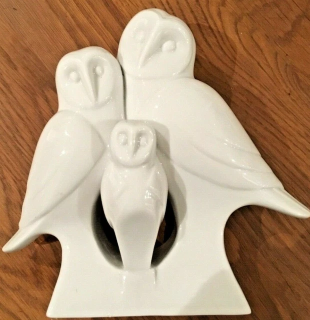 Vintage elegante weiße Figur stilisierter Eulen