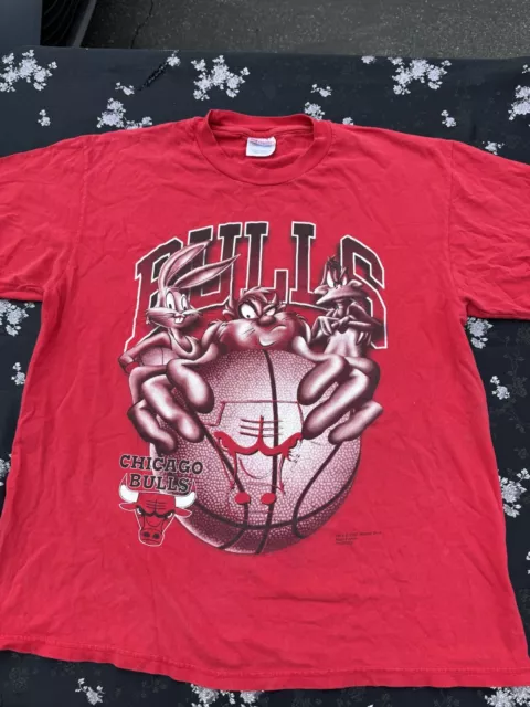 Vintage 1997 Men’s Large Chicago Bulls x Looney Tunes Shirt