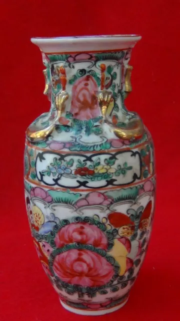 EARLY 20c CHINESE SMALL PORCELAIN ROSE MEDALION FLORAL DESIGN VASE,MARKED