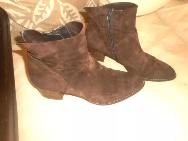 Paul  Green   Brown  Suede   Side  Zipper  Ankle  Booties  Size  8 ( Austria 6 )