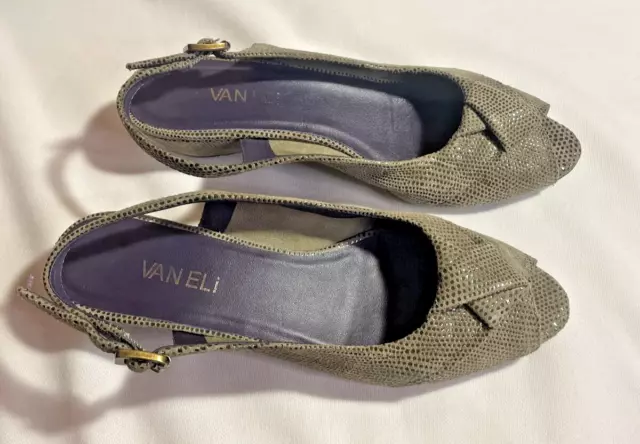 Vaneli Sandals - Olive Green 2