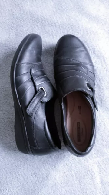 Clarks Collection Soft Cushion Women Black Flat Strap Shoes Size UK 6.5 D