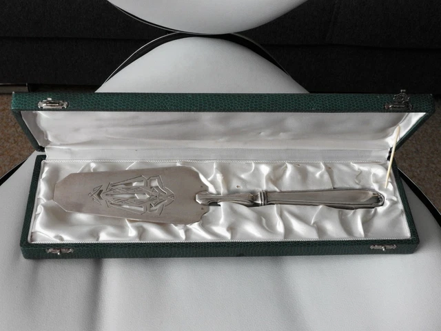 Coffret Pelle à Tarte En Métal Argenté – Occasion – Sans Marque