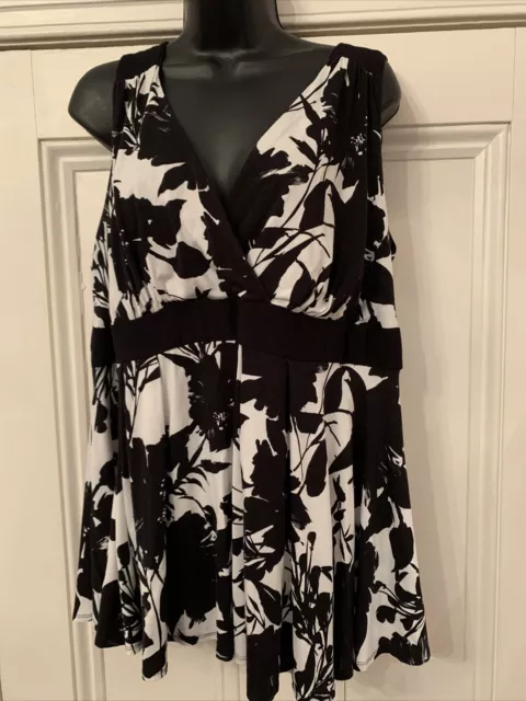 Black Cream White Mix Floral Top Cross Over V-Neck Empire Waist Size 20 Black Cream White Mix Floral Top Cross Over V-Neck Empire Waist Size 20