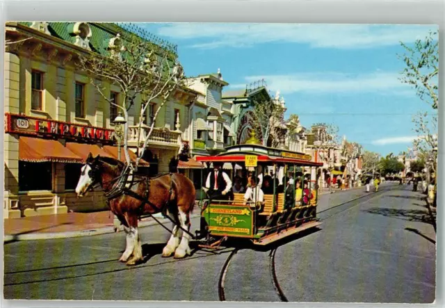 39763950 - Anaheim Pferdestrassenbahn Main Street Disneyland Californien